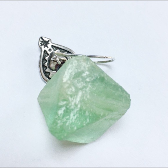 SILPADA W0953 Garnet Heart Earrings Sterling - Picture 4 of 4